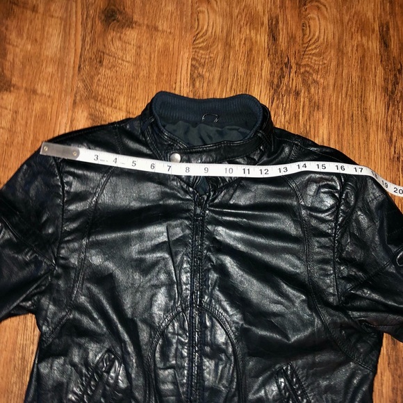Vintage Leather Jacket - Picture 9 of 10